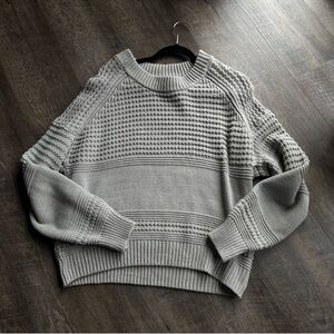 Universal Thread Light Gray Textured Sweater